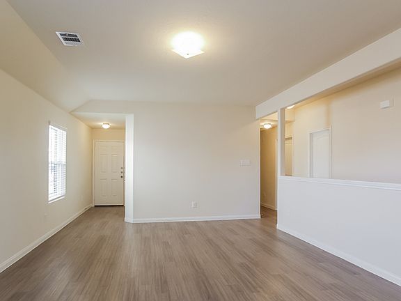 5th image of 812 Canton Grass Ln