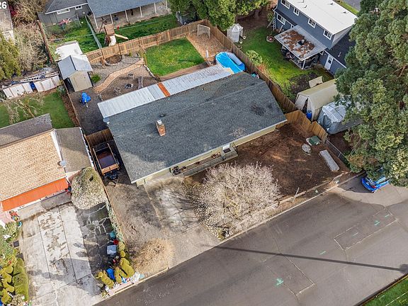 5th image of 1173 SE Elm St