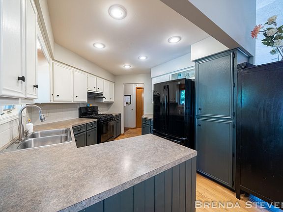 3rd image of 8457 Corsica Dr