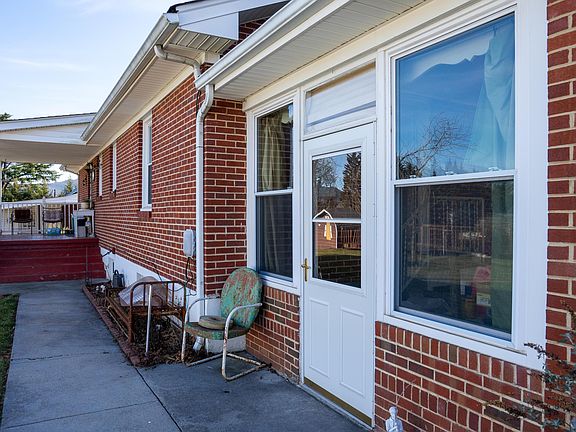 5th image of 3751 Hawley Dr