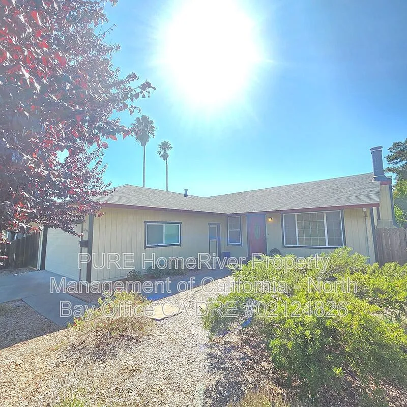 3 bed, 2.0 bath, 1120 sqft, $3,400 — Photo 2