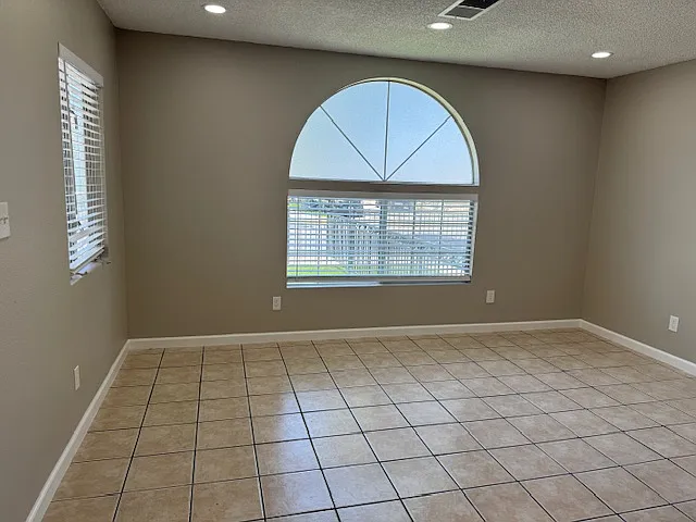 24600 Cypress St #24600 — Photo 6