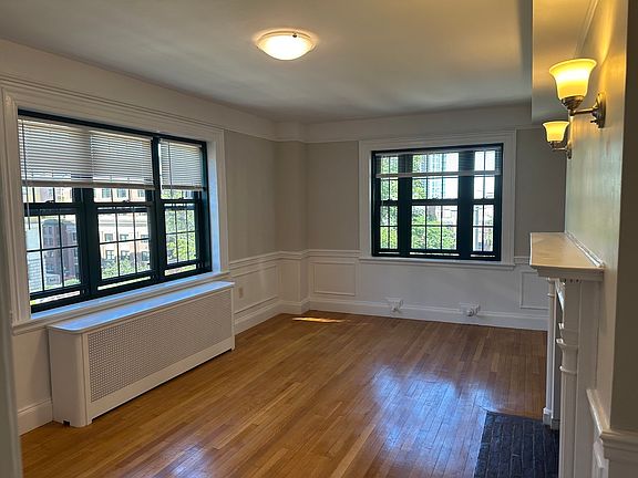 5th image of 124 Bowdoin St #43