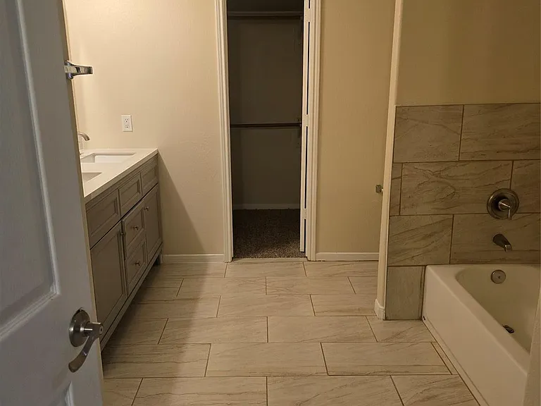 10319 Moonset Ln — Photo 6