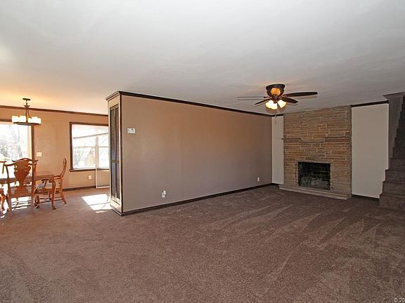 3rd image of 7897 Marilyn Ln