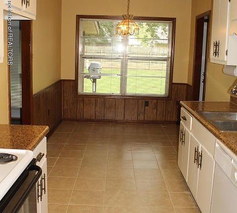 5th image of 6748 Lake Forest Dr