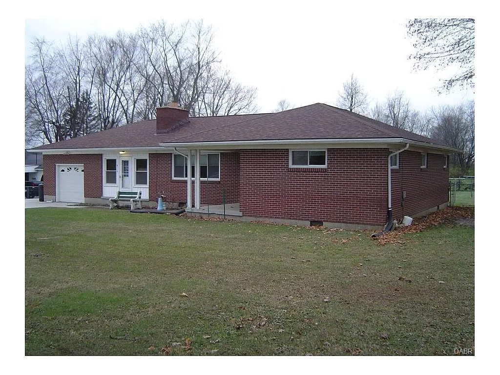 6115 Springfield Jamestown Rd photo 1