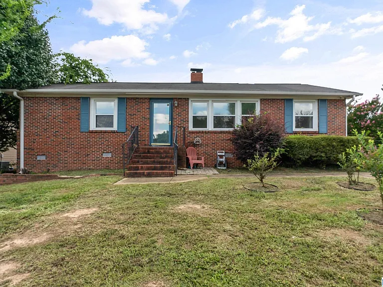 5 Beverly Hts — Photo 2