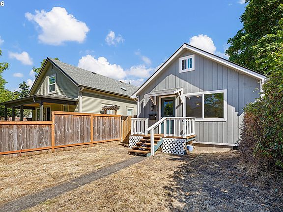 3rd image of 628 G St