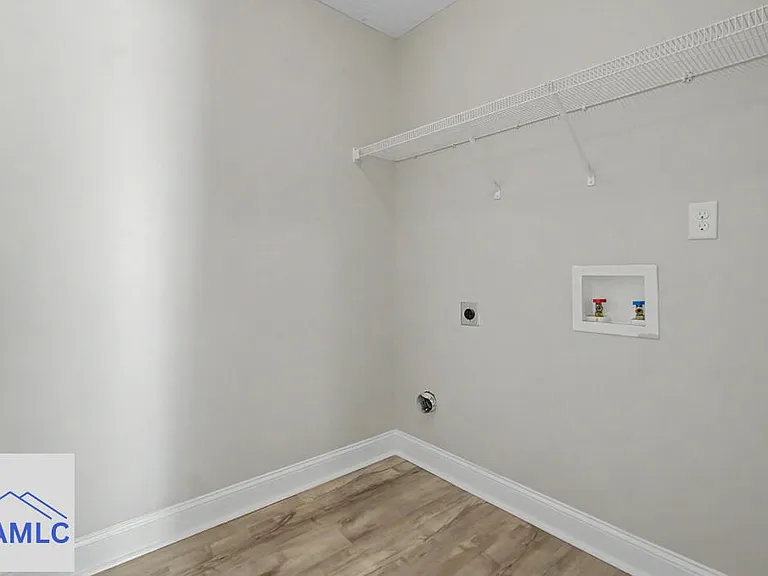 624 Amhearst Row — Photo 17