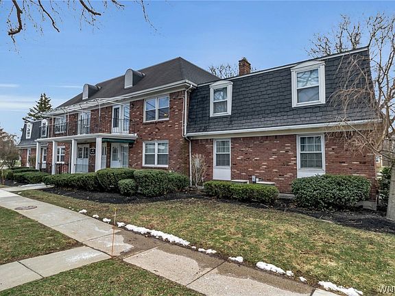 2nd image of 1420 Maple Rd APT 6