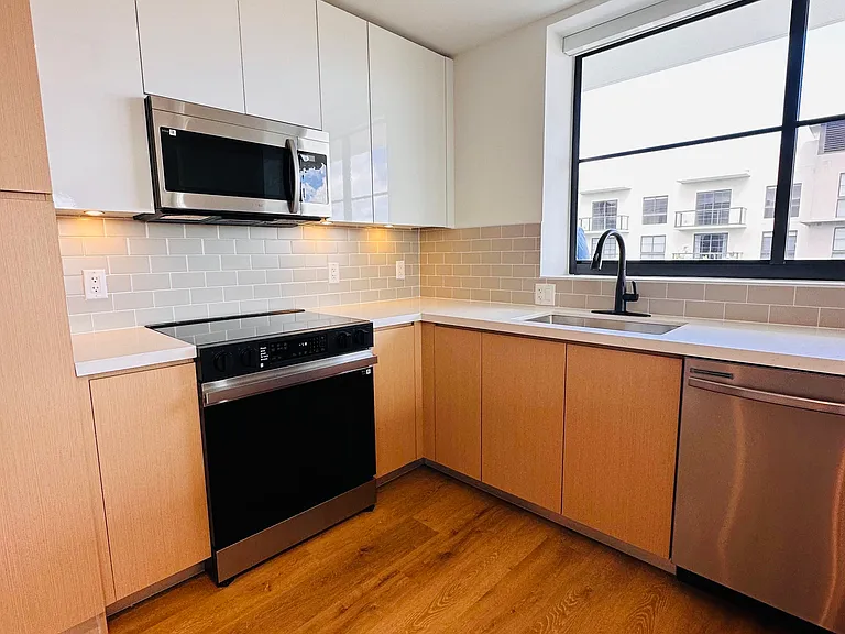 1648 NE 124th St #550 — Photo 3