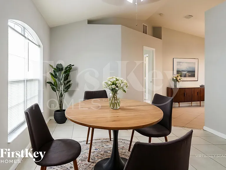 662 SW Sandbar Ter — Photo 8
