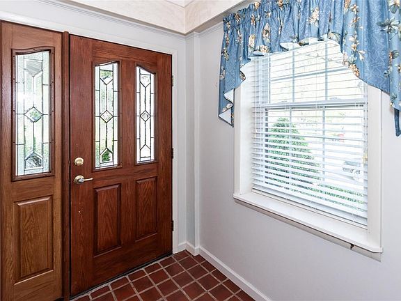 2nd image of 2352 Glenrich Dr