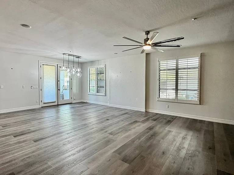 1777 W Ocotillo Rd — Photo 14