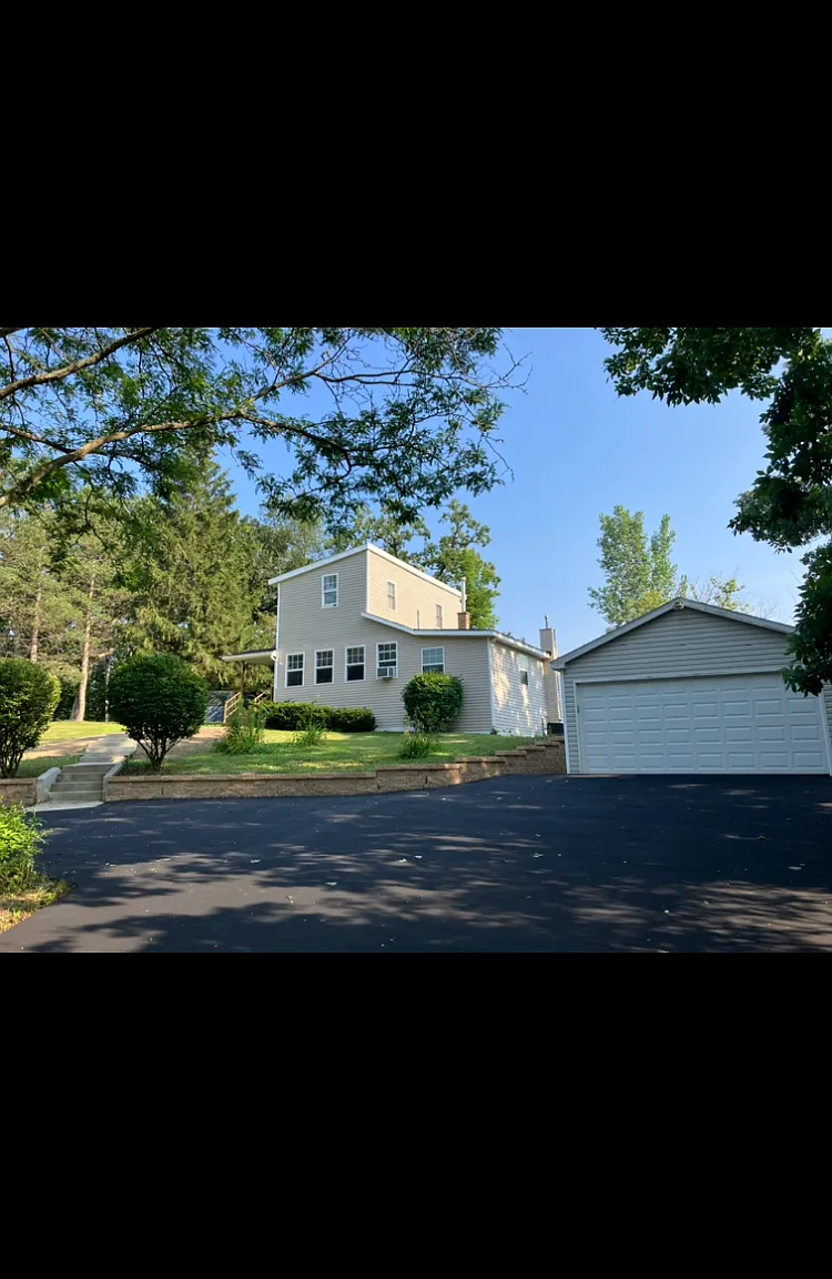 112th Pl, Trevor — Photo 3