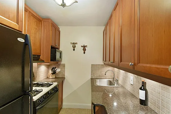 Sold by Corcoran | media 21