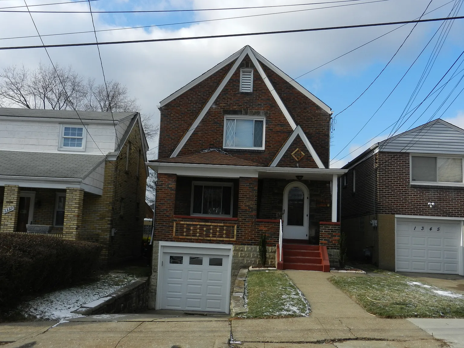 1343 Hawthorne St photo 1