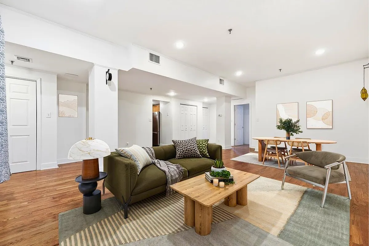 Building Photo - 357 Varick St #123B