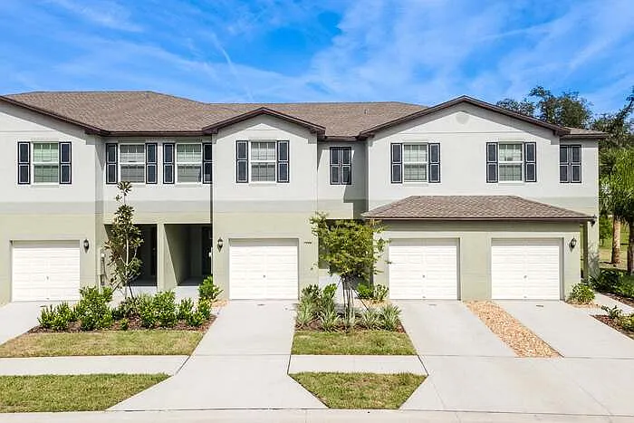 2 bed, 2.5 bath, 1541 sqft, $1,765 — Photo 3