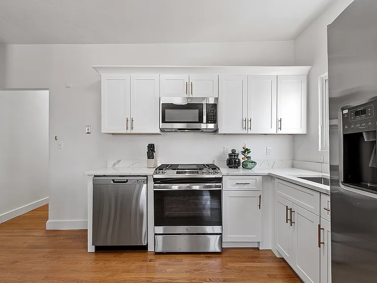 44 Dana St #6 — Photo 11