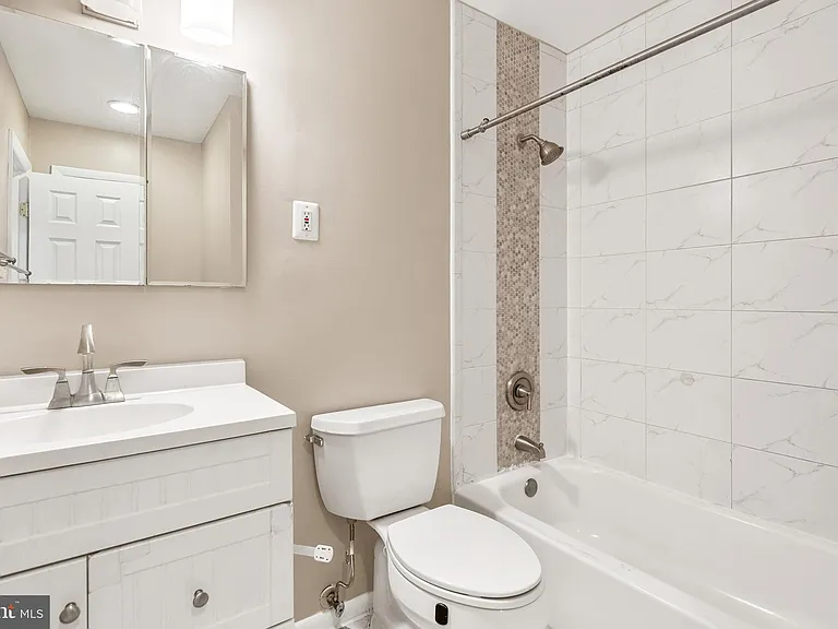 6711 Doane Ave — Photo 17