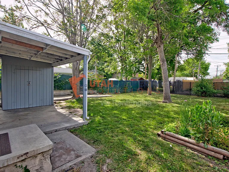 566 E Stringham Ave — Photo 14