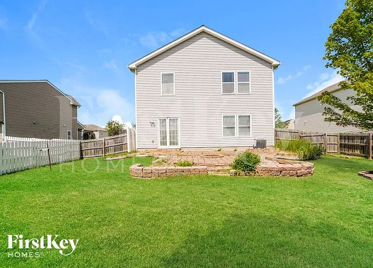 595 Professional Pkwy — Photo 15