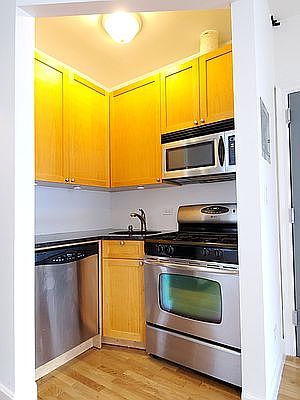 2nd image of 319 W 116th St APT 5A