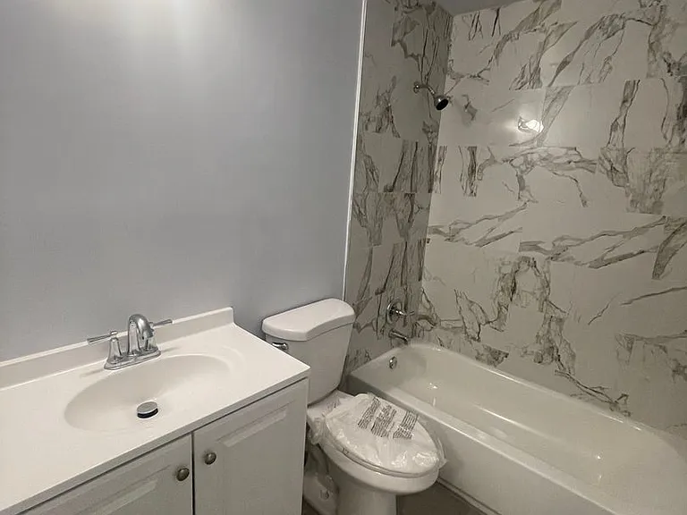 780 NE 46th Ct — Photo 37