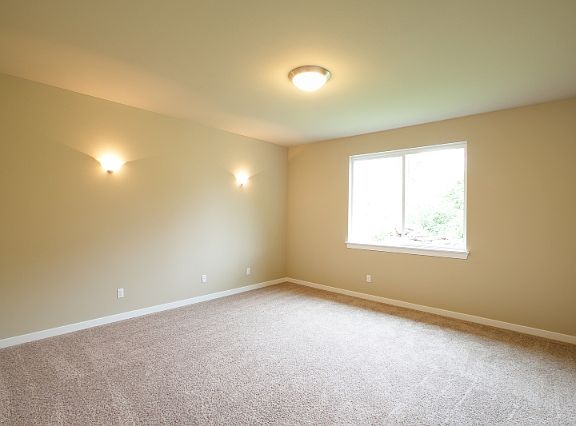 5th image of 5623 76th Ave E