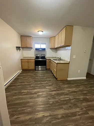 162 Main St #E Photo 1