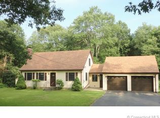 43 Van Cedarfield Rd, Colchester, CT 06415