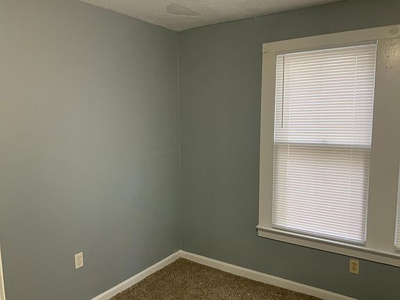 4th image of 3705 Faxon Ave