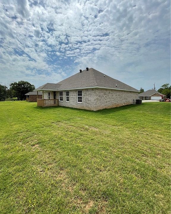 2nd image of 2208 Brown Bear Ln