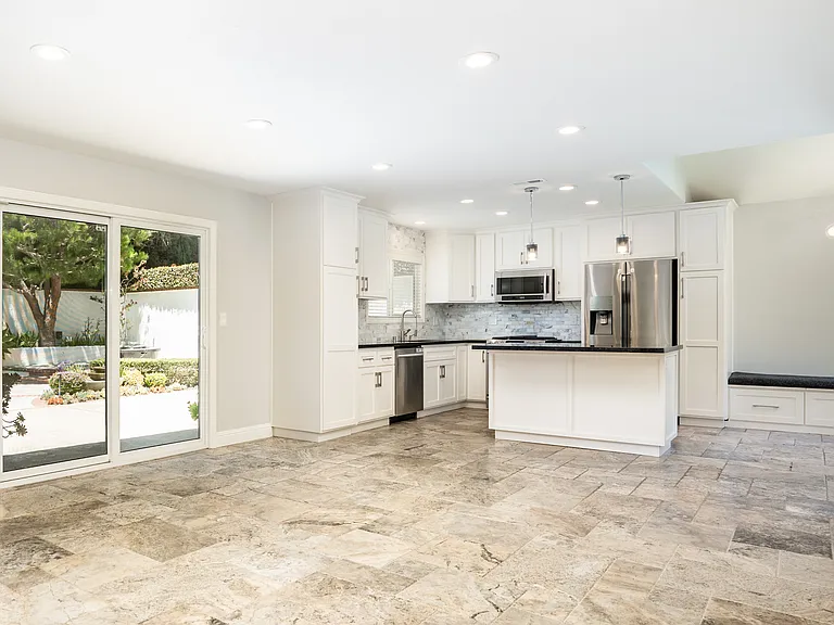 7201 Slater Ave — Photo 10