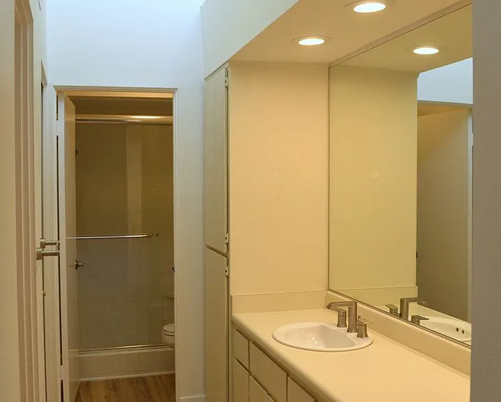 255 E Avenida Granada #525 — Photo 15