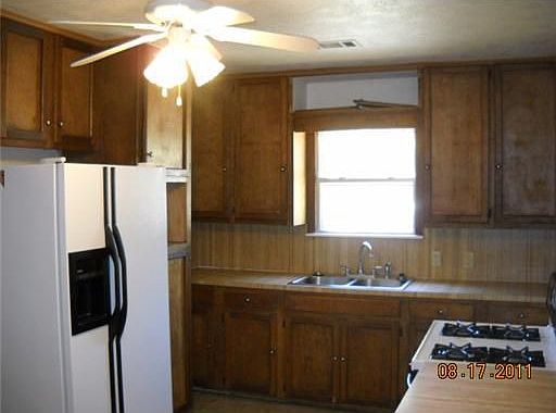 4th image of 725 Garden Acres Blvd