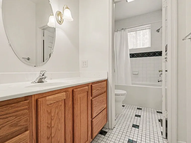 10 Piper Pl — Photo 29
