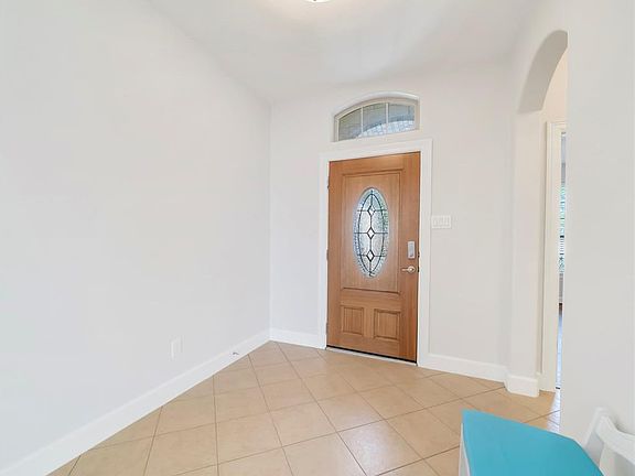 4th image of 715 Cortona Ct