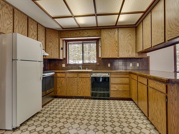 5th image of 1055 Windsor Dr