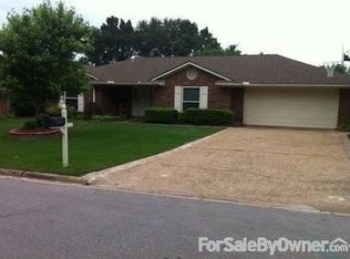 8200 Valley Forge Rd, Fort Smith, AR 72903