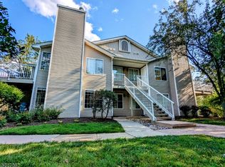 9 Pine Ct, Bedminster, NJ 07921