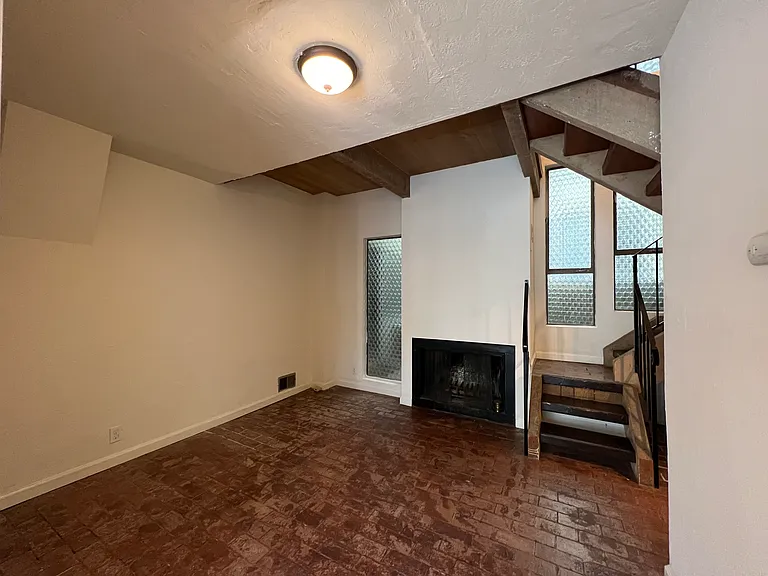 2541-2569 Le Conte Ave — Photo 14