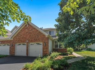 270 Birch Ln, Saint Charles, IL 60175