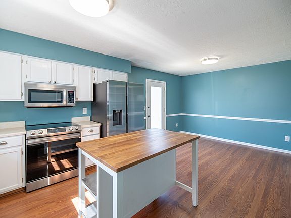 4th image of 82 Kelley Dr