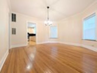 4th image of 2510 W Ainslie St APT 1