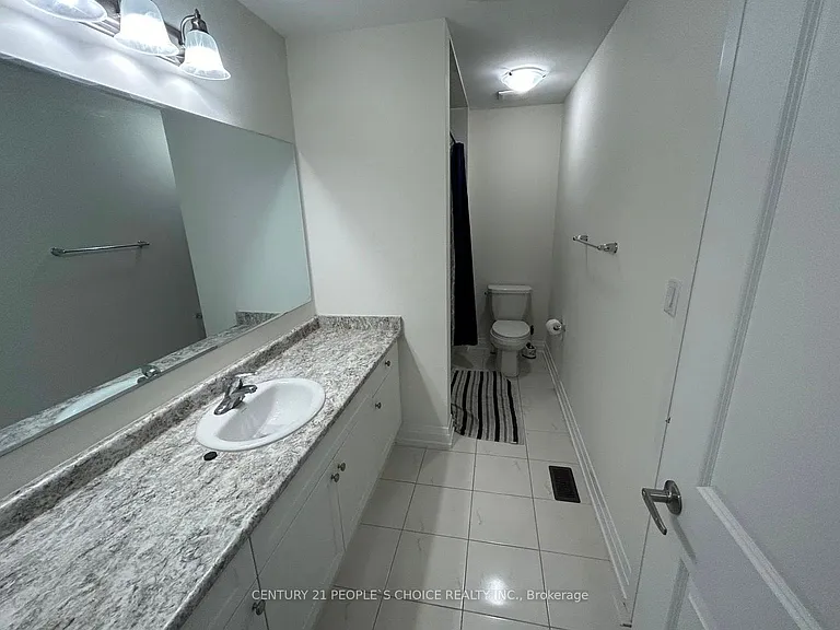 66 Circus Cres — Photo 20