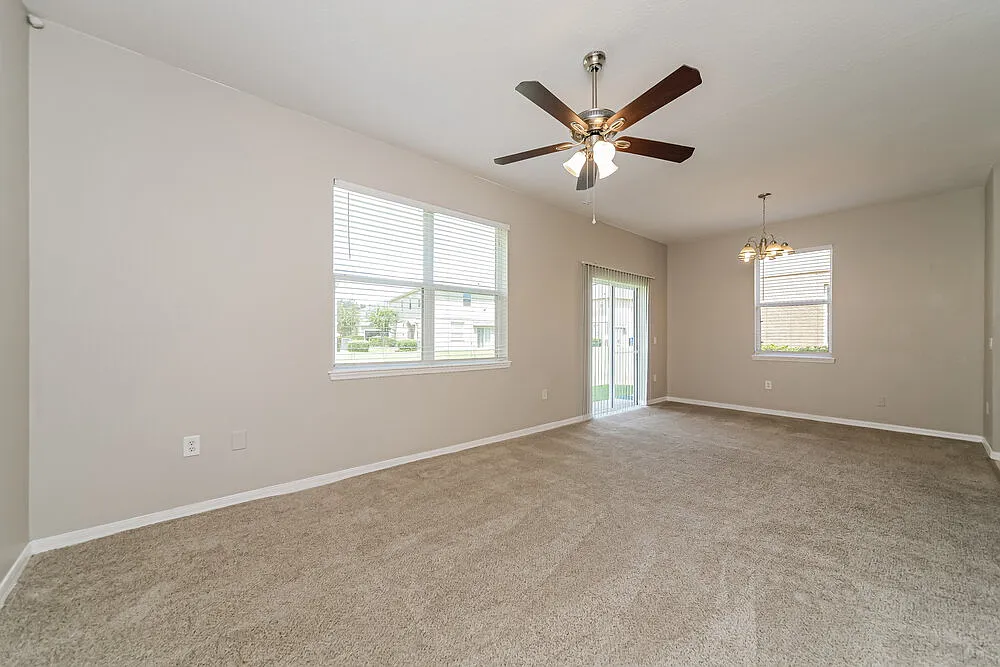 3 bed, 2.5 bath, 1588 sqft, $2,330 — Photo 4