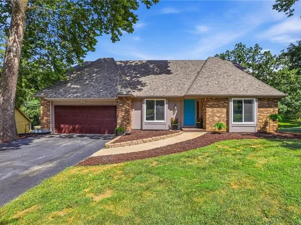 20814 W 45th Ter, Shawnee, KS 66218